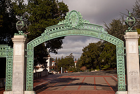 Berkeley_University_Sather_Gate.jpg