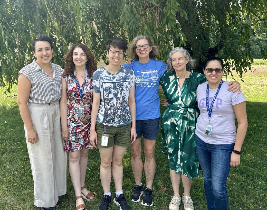 Group Photo of Catherine Searle, Isabel Beach, Haydee Peruyero, Erin Griffin, Megan Kerr and Regina Rotman